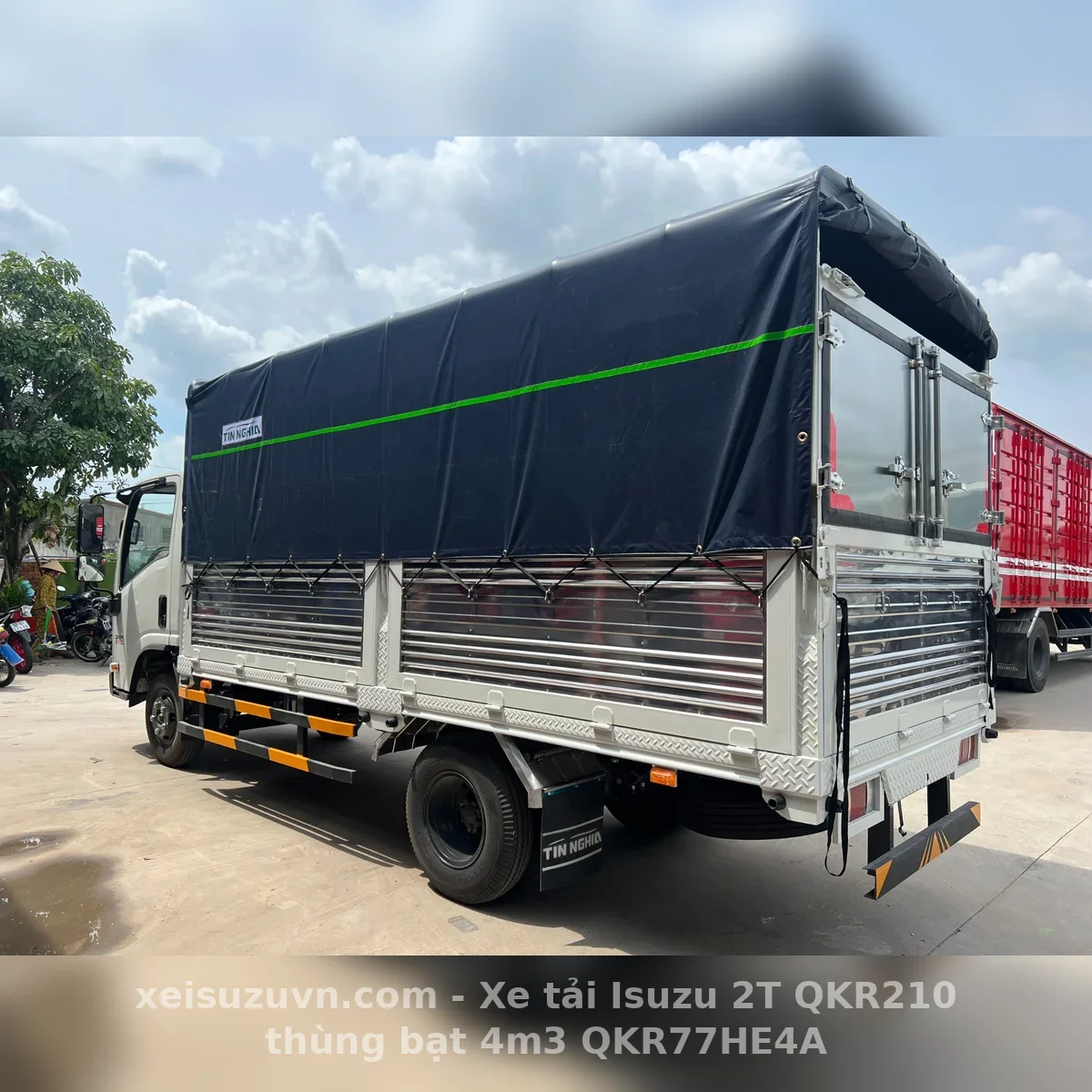 Isuzu qkr 210 thùng bạt 4m3 - 2t, tskt, qkr77he4a 2 Isuzu qkr 210 thùng bạt 4m3 - 2t, tskt, qkr77he4a - góc chụp phía sau