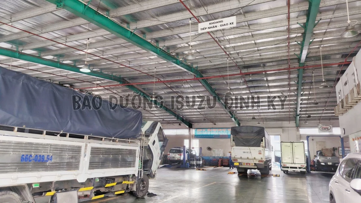 Bảo dưỡng isuzu định kỳ tại xưởng dịch vụ ủy quyền – quy trình kiểm tra, thay dầu và bảo trì xe tải isuzu chuyên nghiệp