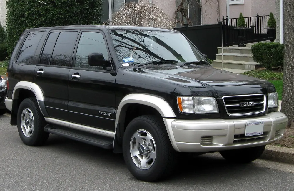 3 thập kỷ với 129000 xe isuzu được xuất xưởng